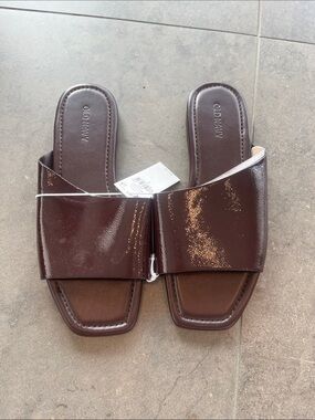 Old Navy Women's Dark Burgundy Patent Slide Sandals NWT